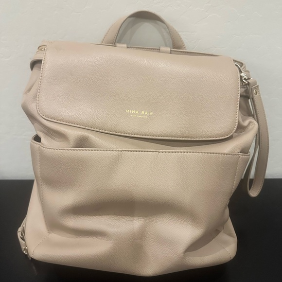 Mina Baie Kinney Backpack Vegan Full in Sand - Picture 10 of 16